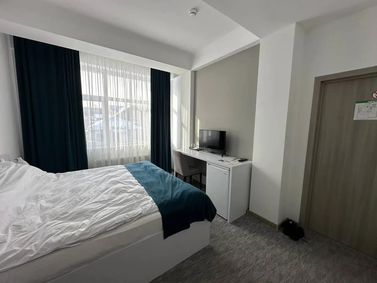 Hotel Glass Cube