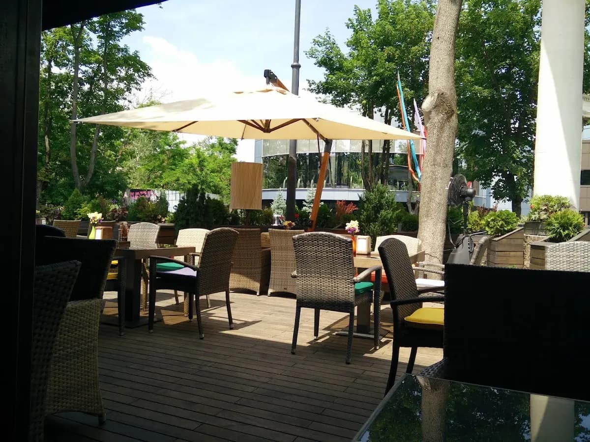 La Sarkis