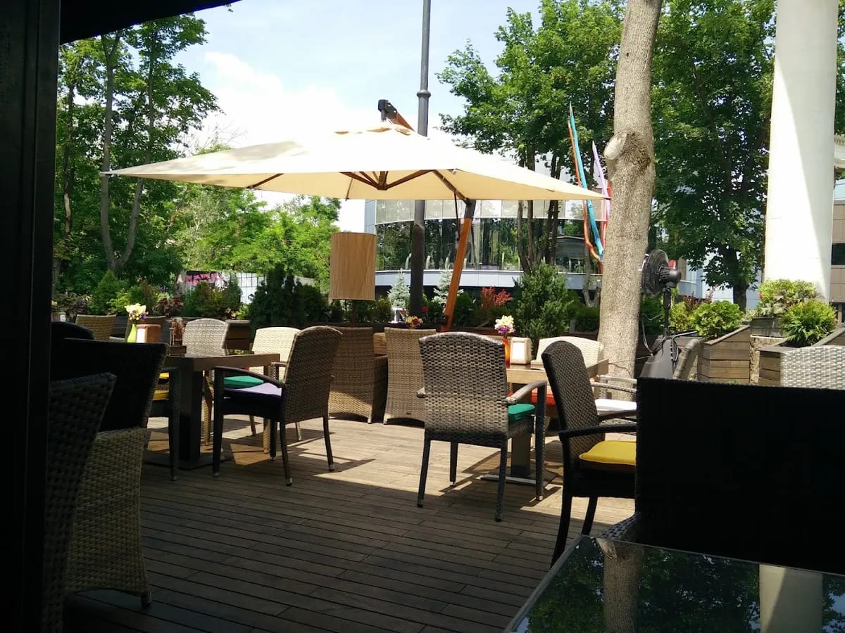 La Sarkis