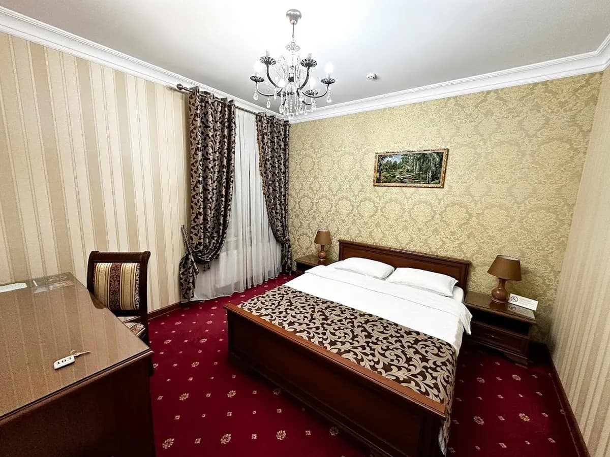 Park Lane Hotel