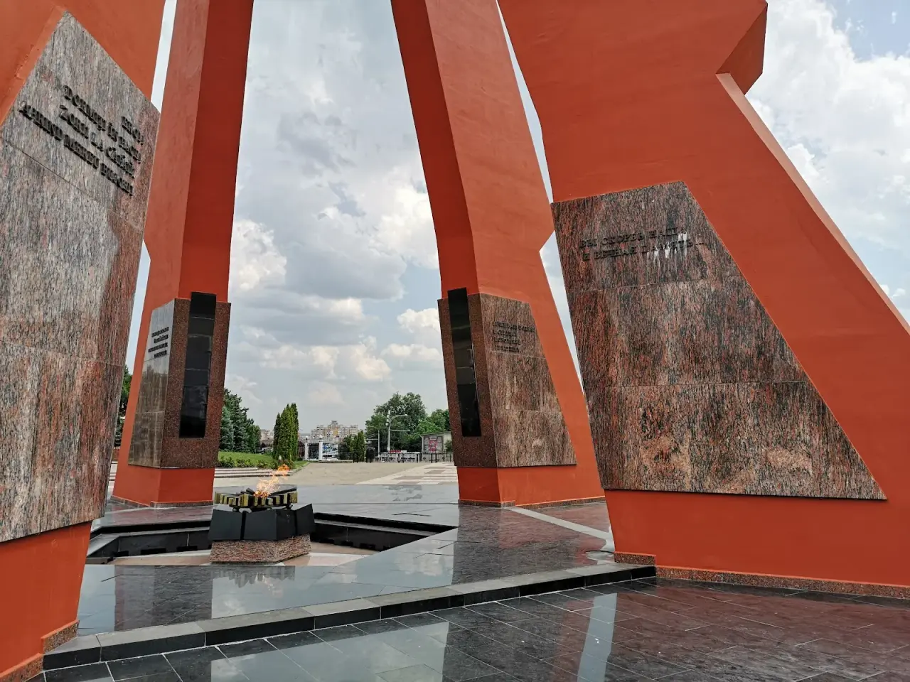 Complexul Memorial „Eternitate” — fotografie 2