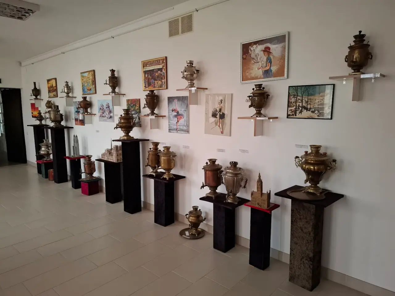Galeria Colecțiilor Petru Costin a Consiliului Raional Ialoveni — fotografie 3