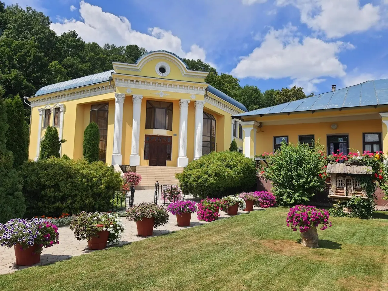 Mănăstirea Hâncu — fotografie 2