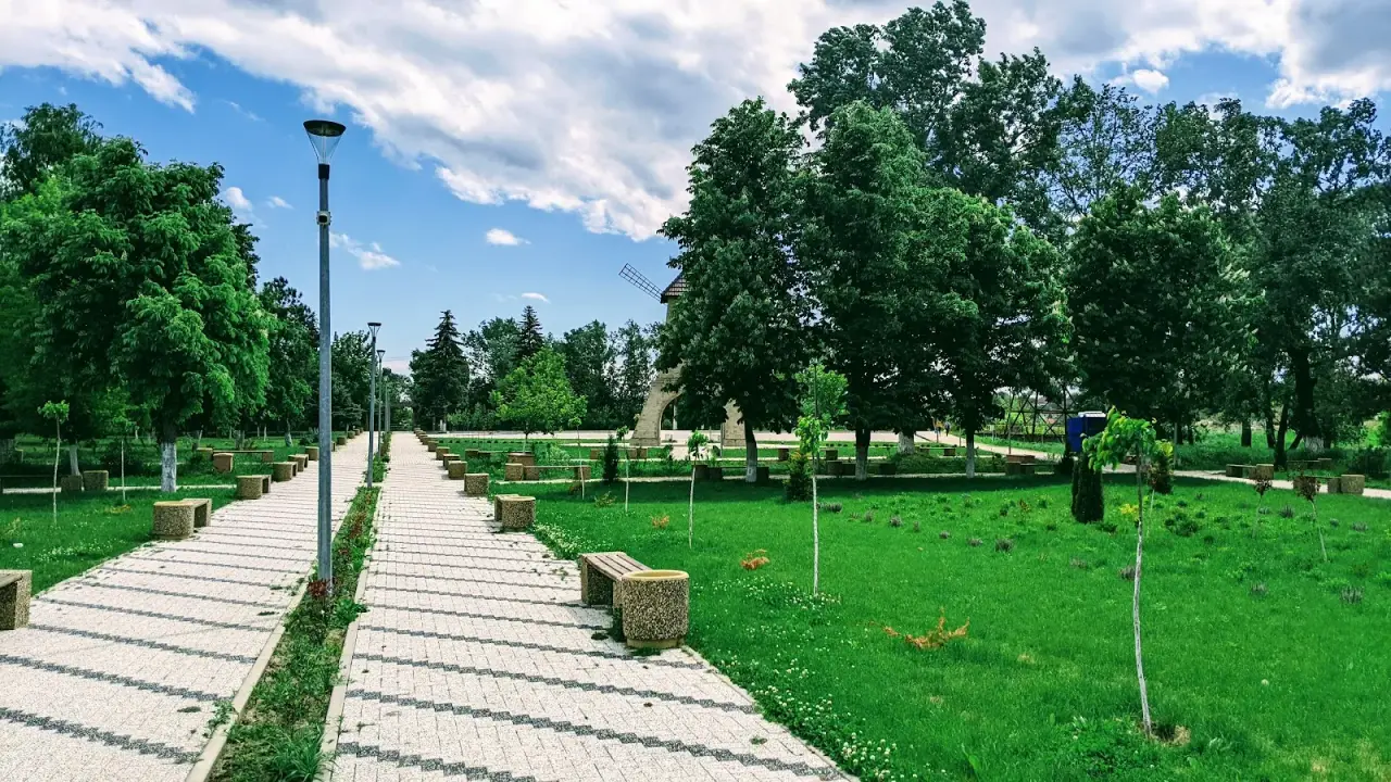 Moara de Vint Nisporeni (Nisporeni windmill) — fotografie 2