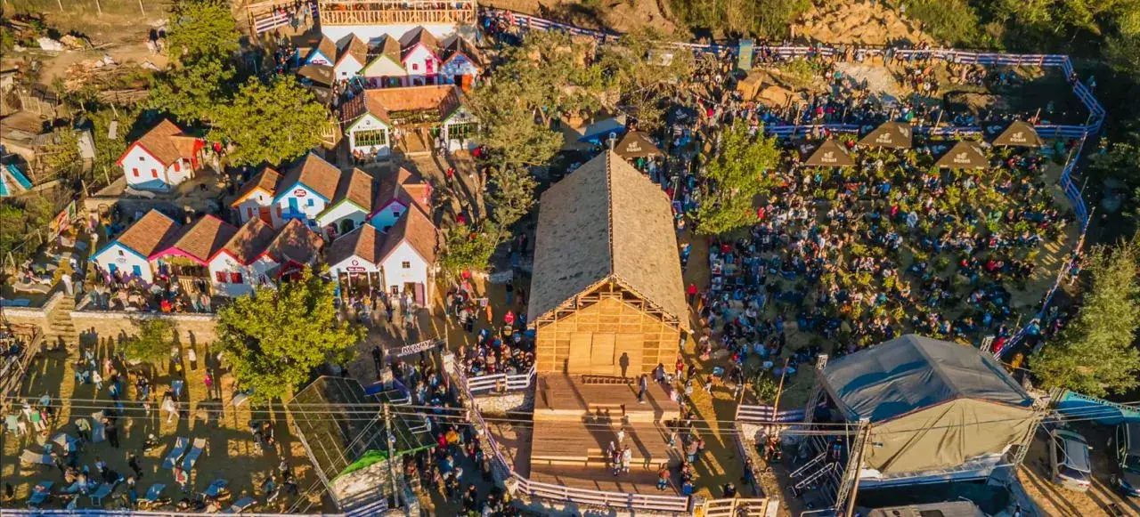 Orașul Caprelor „Kozy” (Goat Town)