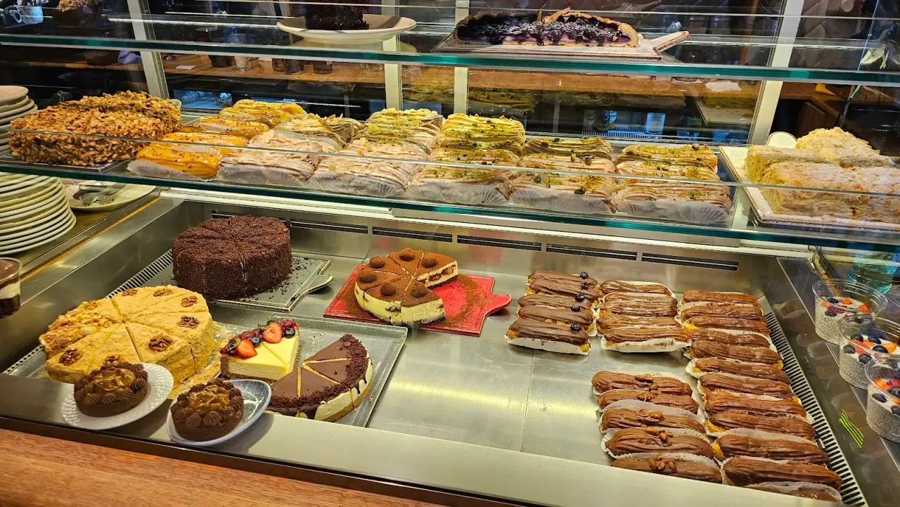 Crosta Kitchen & Bakery