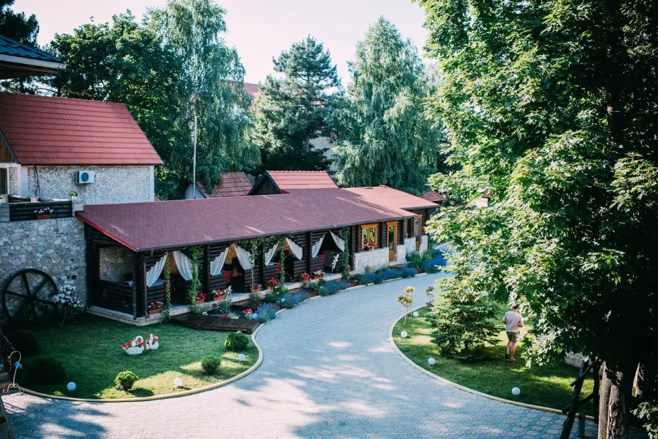 Curtea Boierului Hotel