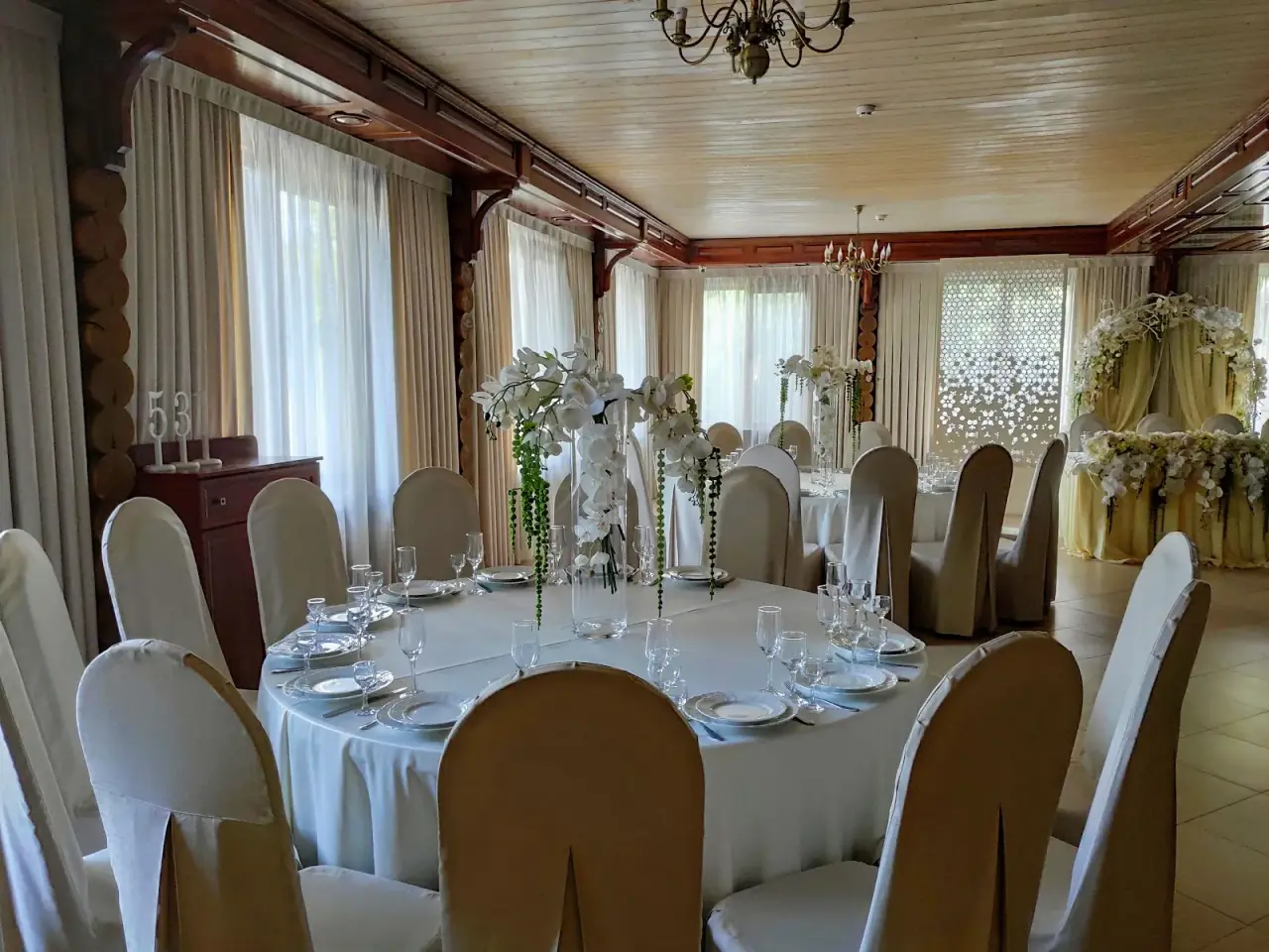 Curtea Boierului Hotel