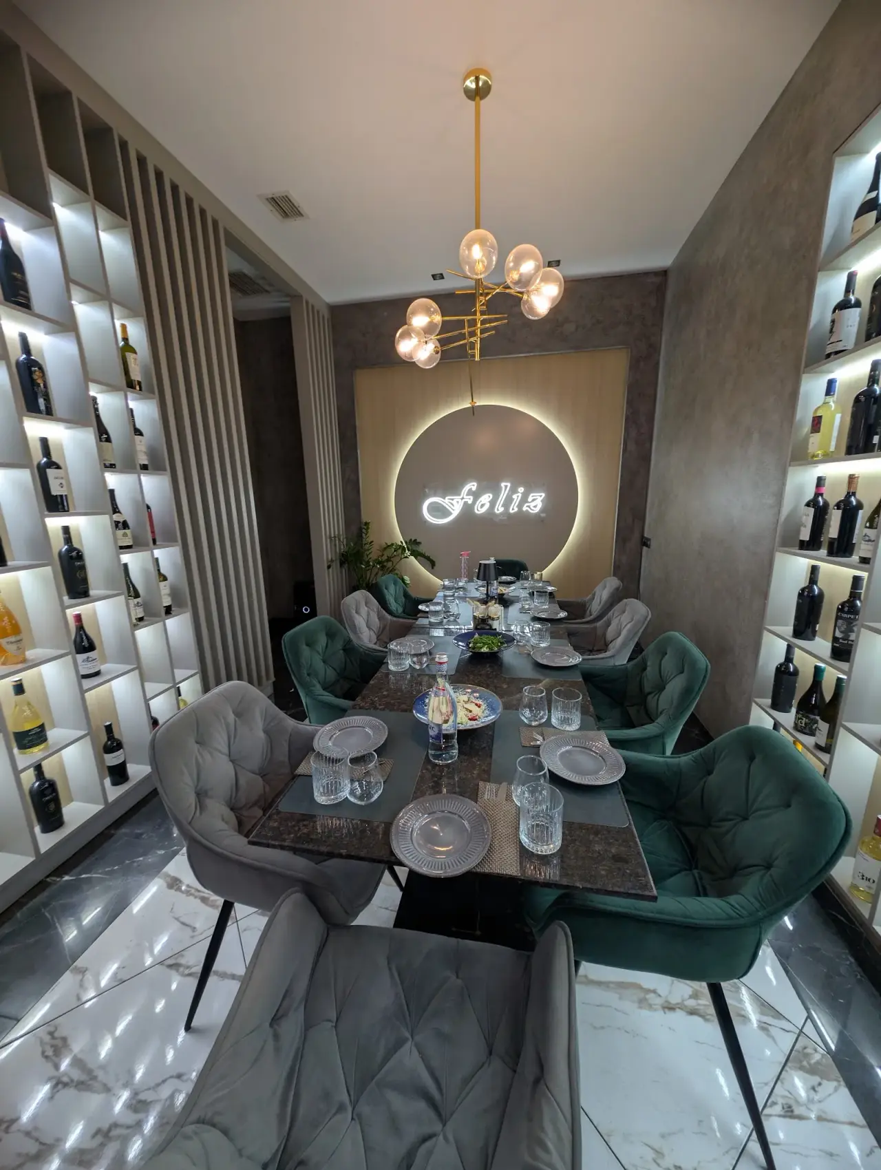 Feliz Wine Bar