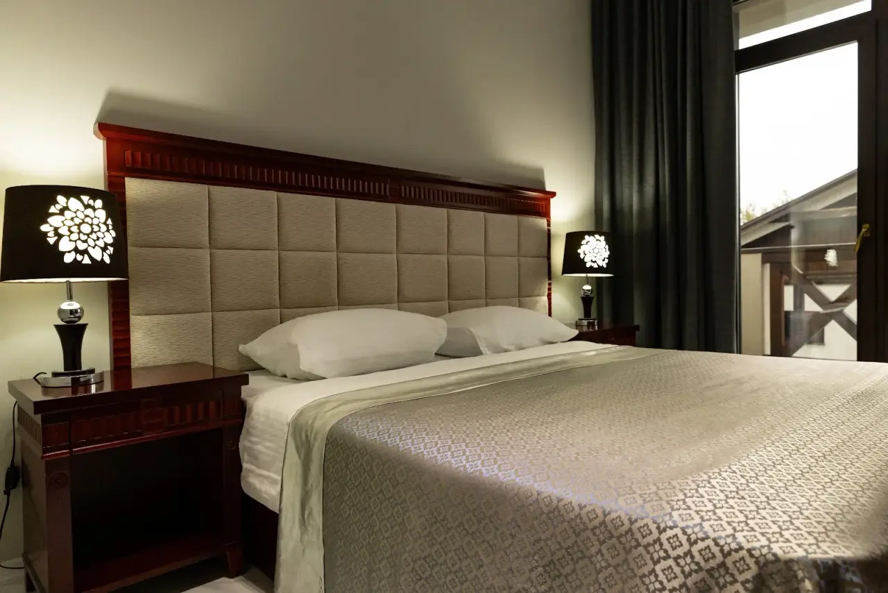Giowine Hotel & Restaurant