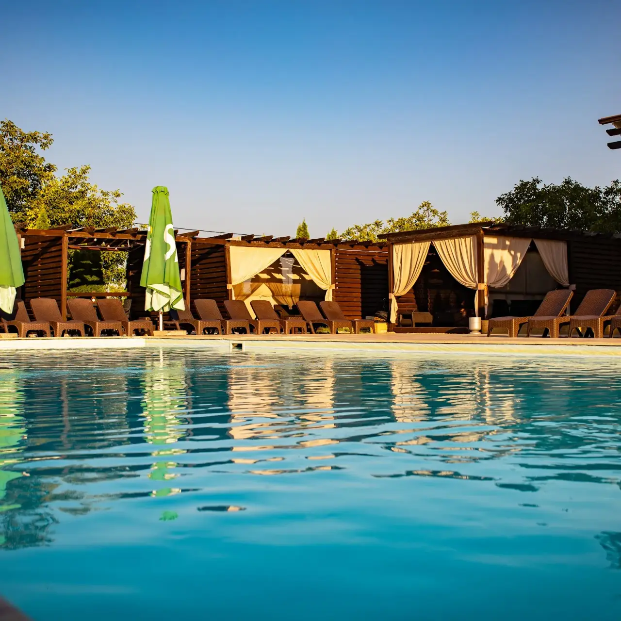Giowine Hotel & Restaurant