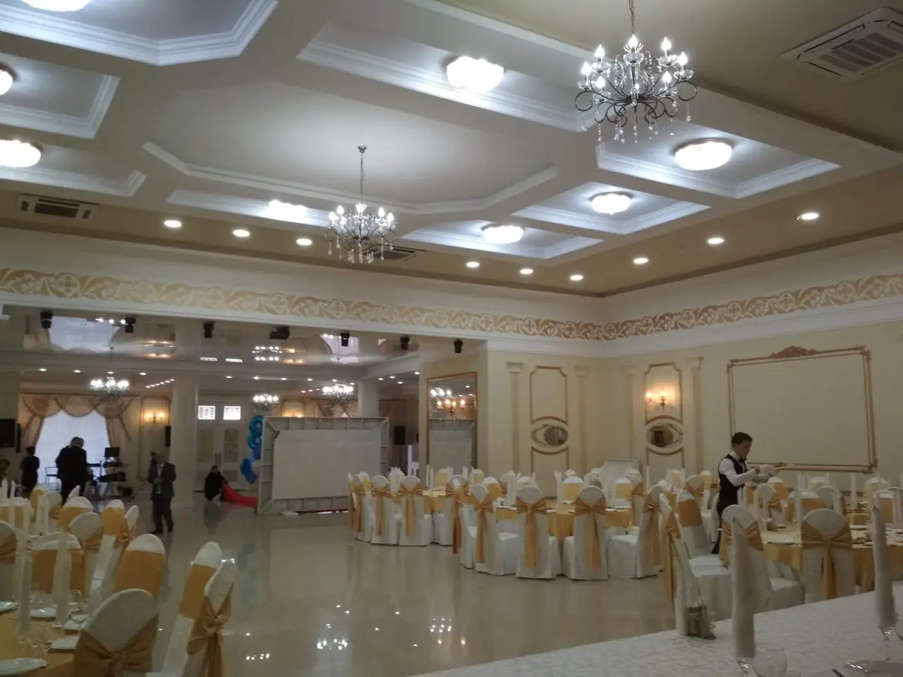 Lux Palace Restaurant