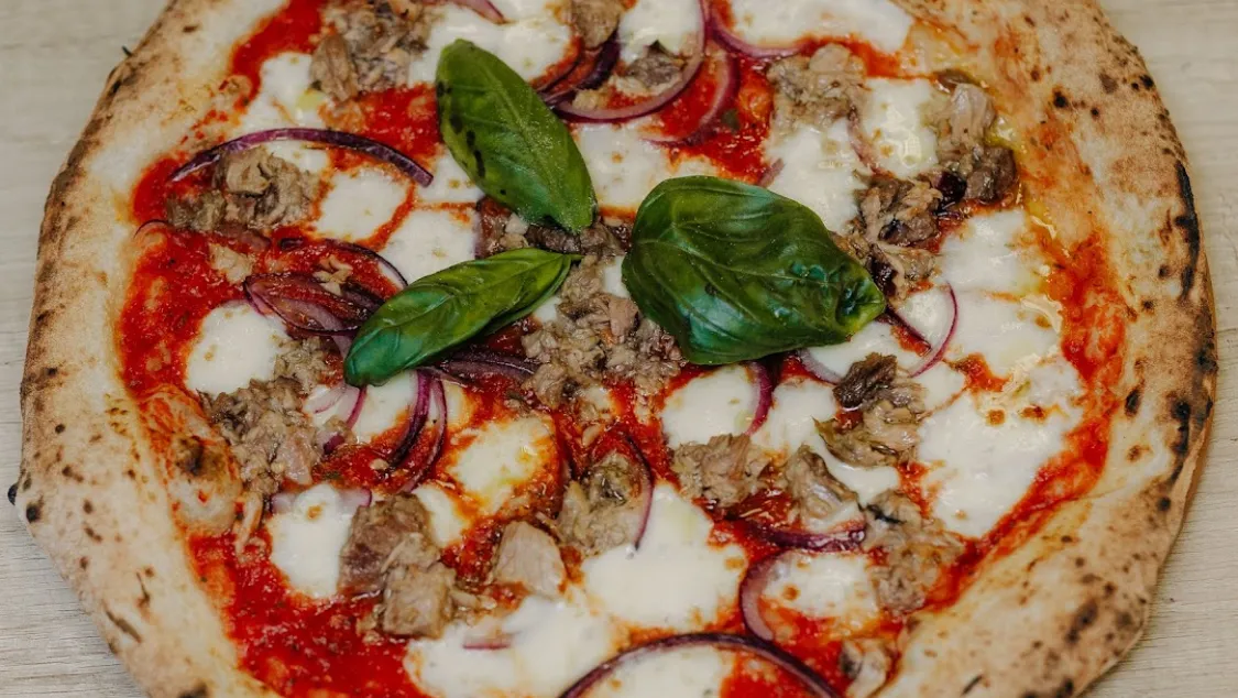 Pizza fatto a mano