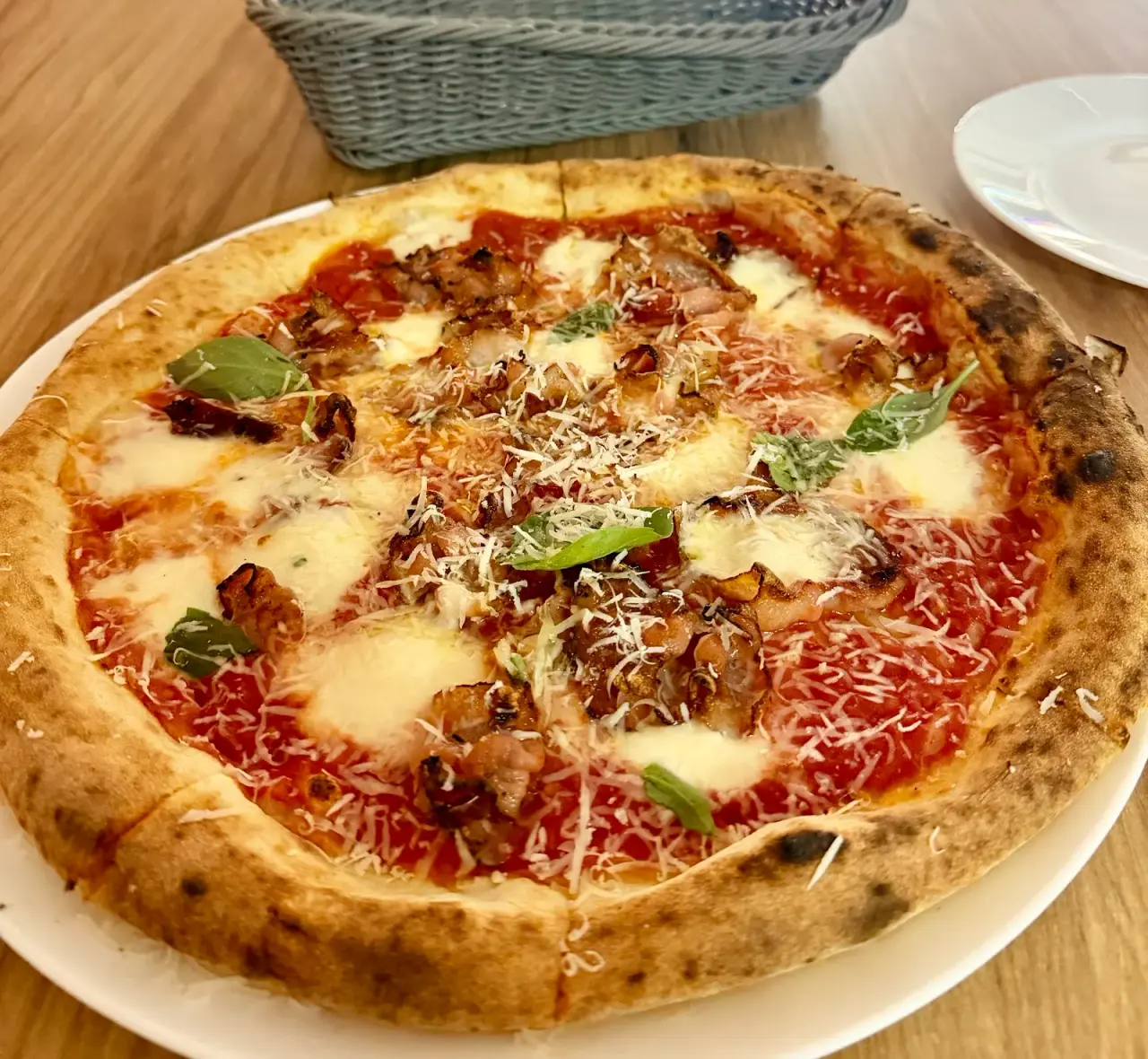 Pizza fatto a mano