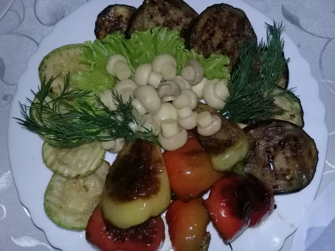 Restaurantul / Terasă "Lilia"