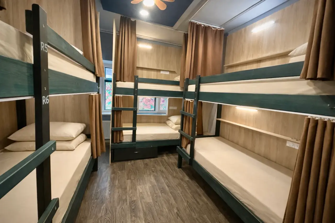Tapok Hostel / Mouse House